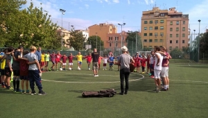 Emilio Stella con i ragazzi dell'Atletico San Lorenzo